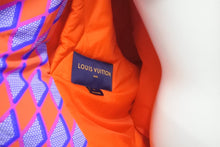 画像をギャラリービューアに読み込む, 新品未使用 LOUIS VUITTON ルイヴィトン ボンバージャケット ダイヤモンド ダミエ RM222 PP0 HNB73E オレンジ サイズ50 58531