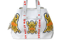 Load image into Gallery viewer, LOUIS VUITTON ルイヴィトン トートバッグ トロリー トート NIGOコラボ タイガー ホワイト M59366 シルバー金具 美品 中古 58554