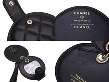 Load image into Gallery viewer, CHANEL シャネル ネームプレート タグ バッグチャーム ココマーク 28番台 2019年 マトラッセ ラムスキン ブラック 美品 中古 58563