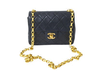 Load image into Gallery viewer, CHANEL シャネル チェーンショルダーバッグ マトラッセ ココマーク ラムスキン 1番台 1990年 ブラック ゴールド 美品 中古 58841
