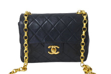 Load image into Gallery viewer, CHANEL シャネル チェーンショルダーバッグ マトラッセ ココマーク ラムスキン 1番台 1990年 ブラック ゴールド 美品 中古 58841