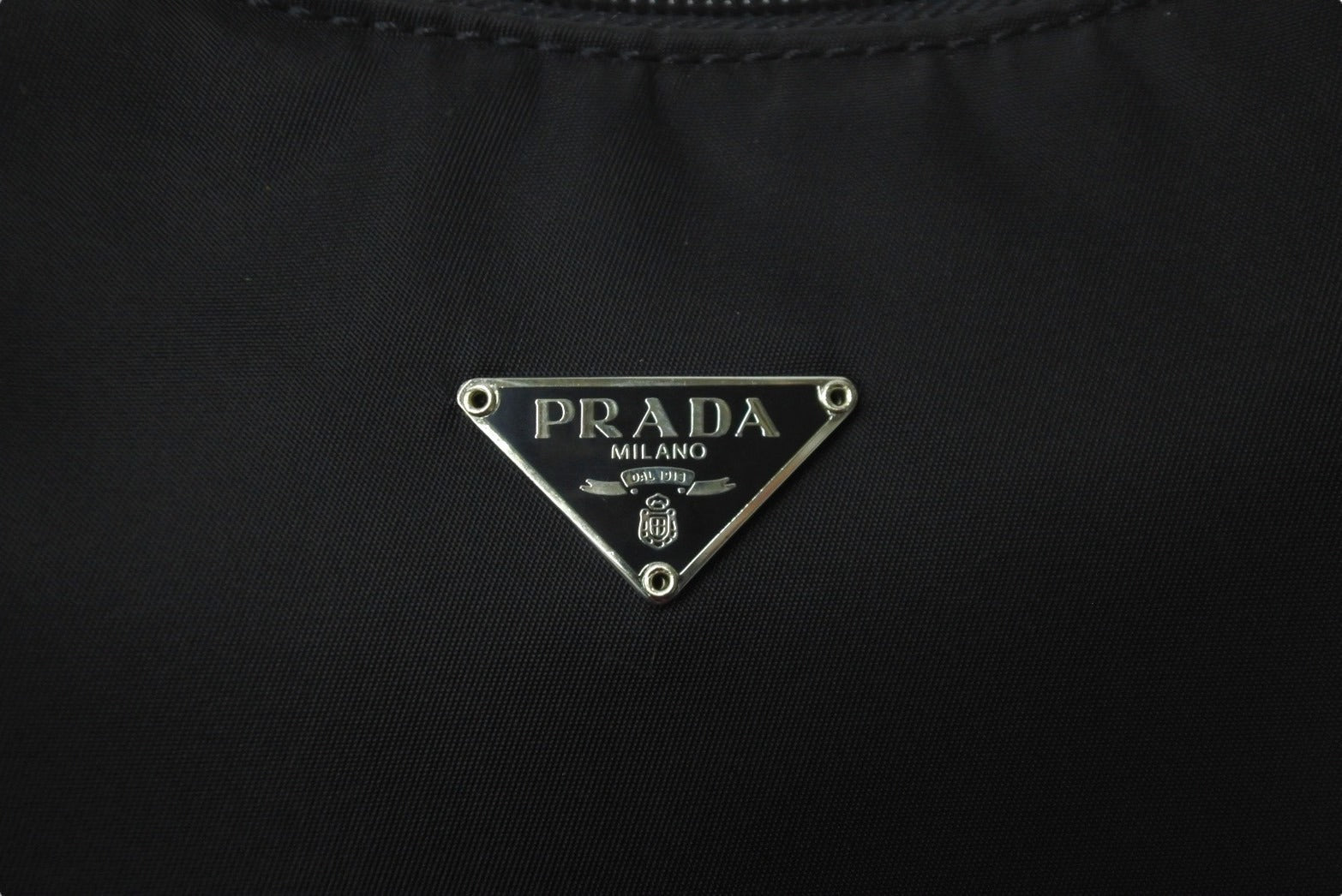 極美品 PRADA プラダ ホーボー ハンドバッグ ナイロン ワンショルダー ミニバッグ ロゴ MV515 ブラック 中古 58846 –  Casanova Vintage