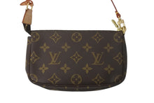 Load image into Gallery viewer, 極美品 LOUIS VUITTON ルイヴィトン モノグラム ミニ ポシェット アクセソワール ブラウン アクセサリーポーチ M58009 中古 58906