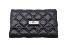 Load image into Gallery viewer, CHANEL シャネル 長財布 マトラッセ パリニューヨークライン 10番台 2006年 カーフスキン ブラック シルバー金具 美品 中古 59036