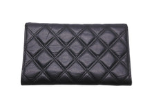 Load image into Gallery viewer, CHANEL シャネル 長財布 マトラッセ パリニューヨークライン 10番台 2006年 カーフスキン ブラック シルバー金具 美品 中古 59036