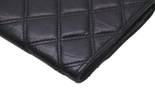 Load image into Gallery viewer, CHANEL シャネル 長財布 マトラッセ パリニューヨークライン 10番台 2006年 カーフスキン ブラック シルバー金具 美品 中古 59036