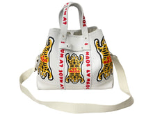 画像をギャラリービューアに読み込む, 極美品 LOUIS VUITTON ルイヴィトン トートバッグ トロリー トート NIGOコラボ タイガー ホワイト M59366 シルバー金具 中古 59250