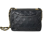 画像をギャラリービューアに読み込む, CHANEL シャネル ショルダーバッグ ミニマトラッセ 17CM 1番台 ココマーク ブラック ラムスキン ゴールド金具 美品 中古 59252
