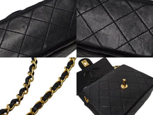 画像をギャラリービューアに読み込む, CHANEL シャネル ミニ マトラッセ チェーン ショルダーバッグ ラムスキン ブラック ココマーク ゴールド金具 美品 中古 59343