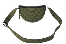 画像をギャラリービューアに読み込む, 新品同様 LOUIS VUITTON ルイヴィトン ショルダーバッグ LVムーンクロスボディ M23838 モノグラム ブラック金具 中古 59411