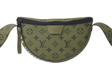 画像をギャラリービューアに読み込む, 新品同様 LOUIS VUITTON ルイヴィトン ショルダーバッグ LVムーンクロスボディ M23838 モノグラム ブラック金具 中古 59411