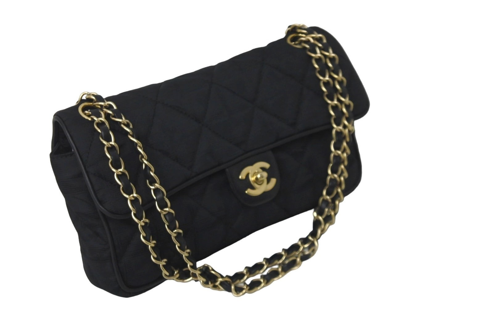 CHANEL マトラッセ　ブラック✖️ベージュ　バイカラーレア　ヴィンテージ ベージュ×ブラックのバイカラーがCHANELらしい♡アイコニックなバッグ