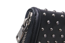 Load image into Gallery viewer, PRADA プラダ 長財布 ラウンドファスナー スタッズ ブラック レザー 1M0506 シルバー金具 美品 中古 59888