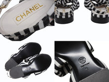 Load image into Gallery viewer, 新品未使用 CHANEL シャネル サンダル ミュール サイズ40 ココマーク ストライプ柄 ホワイト ブラック ゴールド レザー 中古 4b005998