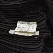Load the image into the gallery viewer. 極美品 PLEATS PLEASE ISSEY MIYAKE プリーツプリーズ イッセイミヤケ ワンピース プリーツ加工 サイズ3 ポリエステル ブラウン 中古 4a006002