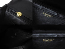Load image into Gallery viewer, 極美品 CHANEL シャネル ハンドバッグ マトラッセ ケリートップ 9番台 ココマーク ブラック キャビアスキン ゴールド金具 中古 60043