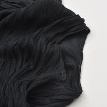 Load the image into the gallery viewer. 極美品 me ISSEI MIYAKE ミーイッセイミヤケ ポンチョ トップス プリーツ加工 MI43FK322 ブラック ポリエステル 中古 4a006008