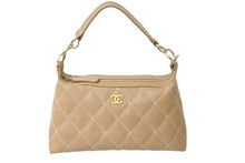 Load image into Gallery viewer, CHANEL シャネル ショルダーバッグ A20663 ワイルドステッチ ココマーク 8番台 2003年 ラムスキン ベージュ 美品 中古 60120