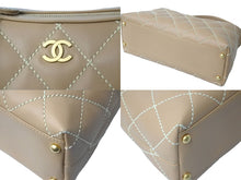 Load image into Gallery viewer, CHANEL シャネル ショルダーバッグ A20663 ワイルドステッチ ココマーク 8番台 2003年 ラムスキン ベージュ 美品 中古 60120