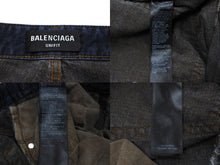 Load image into Gallery viewer, 極美品 BALENCIAGA バレンシアガ デニムパンツ 22AW デストロイ加工スケートデニムパンツ サイズM 697828 TMW24 中古 60193