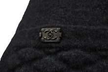 画像をギャラリービューアに読み込む, 極美品 CHANEL シャネル ボーイシャネル ニット ワンピース グレー P46779K05922 カシミヤ ココマーク ロゴ サイズ36 中古 60196
