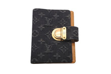 Load image into Gallery viewer, LOUIS VUITTON ルイヴィトン 手帳カバー アジェンダ PM コアラ モノグラム デニム イニシャル R21038 ゴールド金具 美品 中古 60419