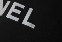 画像をギャラリービューアに読み込む, CHANEL シャネル リュックデイパック ロゴ 巾着 プールバッグ キャンバス ノベルティ ブラック ホワイト 良品 中古 60484