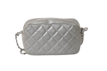 画像をギャラリービューアに読み込む, CHANEL シャネル チェーンショルダーバッグ マトラッセ ラムスキン ダイヤモンドCC 19番台 2014年 グレー 美品 中古 60636