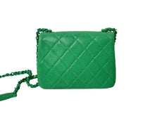 画像をギャラリービューアに読み込む, 極美品 CHANEL シャネル ショルダーバッグ ココマーク マトラッセ キャビアスキン 29番台 グリーン シルバー金具 中古 60654