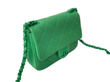 画像をギャラリービューアに読み込む, 極美品 CHANEL シャネル ショルダーバッグ ココマーク マトラッセ キャビアスキン 29番台 グリーン シルバー金具 中古 60654