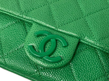 画像をギャラリービューアに読み込む, 極美品 CHANEL シャネル ショルダーバッグ ココマーク マトラッセ キャビアスキン 29番台 グリーン シルバー金具 中古 60654