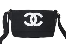 画像をギャラリービューアに読み込む, 極美品 CHANEL シャネル ショルダーバッグ ココマーク パイル ブラック シルバー金具 中古 60760