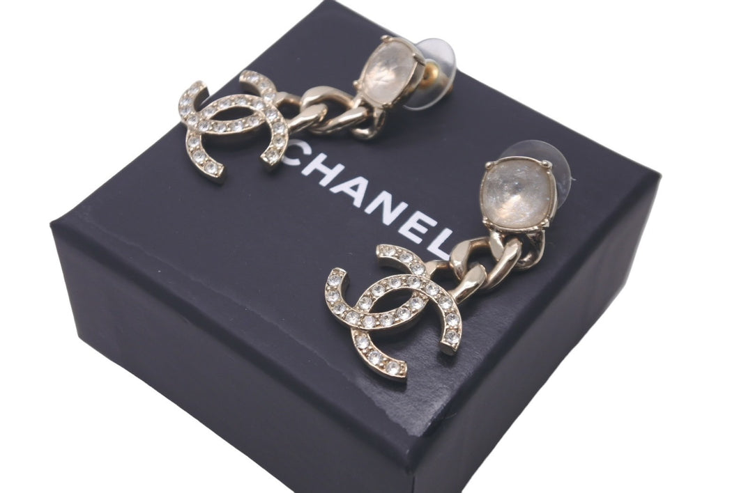 CHANEL シャネル ピアス ココマーク C23 C チェーン ラインストーン ラメ ゴールド メタル 美品 中古 61061 – Casanova  Vintage