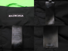 画像をギャラリービューアに読み込む, BALENCIAGA バレンシアガ ナイロン フード ジャケット グリーン アウター ロゴ 2019年 602432 サイズ50 中古 61358