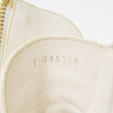 Load the image into the gallery viewer. CHANEL シャネル ココマーク コンバットブーツ スニーカー サイズ38 1/2 G45388 ホワイト 美品 中古 4a006143