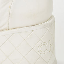 Load the image into the gallery viewer. CHANEL シャネル ココマーク コンバットブーツ スニーカー サイズ38 1/2 G45388 ホワイト 美品 中古 4a006143