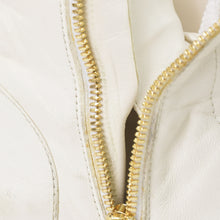 Load the image into the gallery viewer. CHANEL シャネル ココマーク コンバットブーツ スニーカー サイズ38 1/2 G45388 ホワイト 美品 中古 4a006143