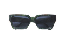 Load image into Gallery viewer, LOUIS VUITTON ルイ ヴィトン サングラス Z1167E 1.1 ミリオネア スクエアシェイプ 58□17 145 グリーン 美品 中古 61431 正規品