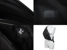 Load image into Gallery viewer, 新品同様 LOUIS VUITTON ルイヴィトン ディスカバリー バムバッグ ボディバッグ ショルダーバッグ M21427 ブラック 中古 61449