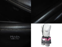 Load image into Gallery viewer, 極美品 PRADA プラダ ２WAYショルダーバッグ サフィアーノレザー スタッズ ブラック ピンク レーシングロゴ 中古 61460