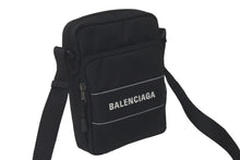 Load image into Gallery viewer, 新品同様品 BALENCIAGA バレンシアガ Sport スモール メッセンジャー バック ショルダーバッグ 6386572HFNX1090 中古 61435