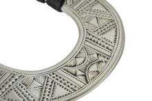 Load image into Gallery viewer, HERMES エルメス Touareg トゥアレグ ネックレス 手彫り 彫刻 Ag925 シルバー 79cm 美品 中古 61480