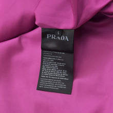 Load the image into the gallery viewer. 極美品 PRADA プラダ 20SS ナイロン アノラックジャケット SGB407 サイズS FRANK OCEAN着用 トライアングルロゴ マルチカラー 中古 4a006156