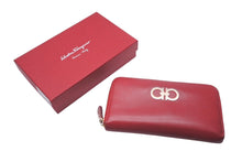 Load image into Gallery viewer, SALVATORE FERRAGAMO サルヴァトーレフェラガモ ダブルガンチーニ ラウンドファスナー 長財布 JL-22 B300 レッド 中古 良品 61666