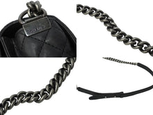 Load image into Gallery viewer, CHANEL シャネル ボーイシャネル チェーン ショルダーバッグ A92193 18番台 カーフスキン ブラック ヴィンテージシルバー金具 美品 中古 61694