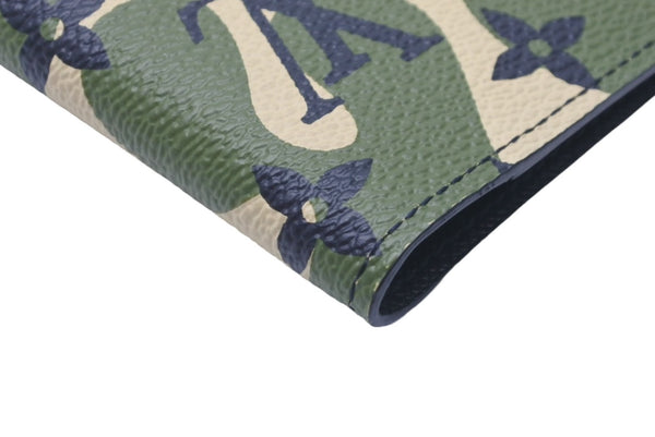 Very Good Condition LOUIS VUITTON Couverture Passport Takashi Murakami Passport Case M58027 AR2038 Camo Used 61722