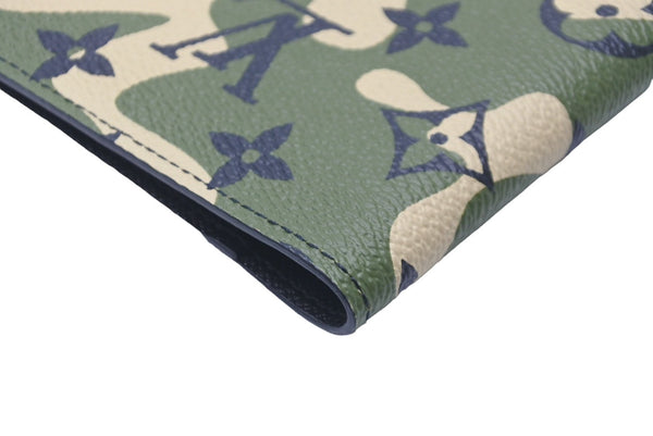 Very Good Condition LOUIS VUITTON Couverture Passport Takashi Murakami Passport Case M58027 AR2038 Camo Used 61722