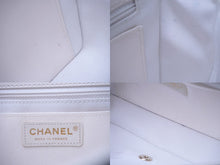画像をギャラリービューアに読み込む, 新品同様 CHANEL シャネル ショルダーバッグ マトラッセ ココマーク 31番台 ホワイト ベージュ レザー ゴールド金具 中古 61769