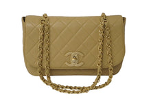 Load image into Gallery viewer, CHANEL シャネル シングルフラップ ショルダーバッグ 6番台 キャビアスキン ベージュ ゴールド金具 美品 中古 61837