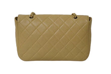 Load image into Gallery viewer, CHANEL シャネル シングルフラップ ショルダーバッグ 6番台 キャビアスキン ベージュ ゴールド金具 美品 中古 61837